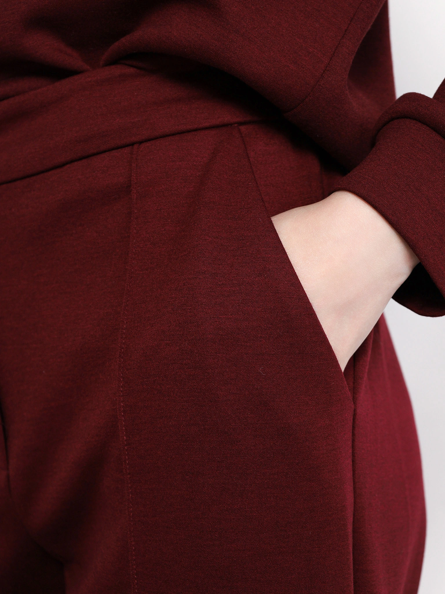 Брюки трикотажные бордового цвета с эластичным поясом